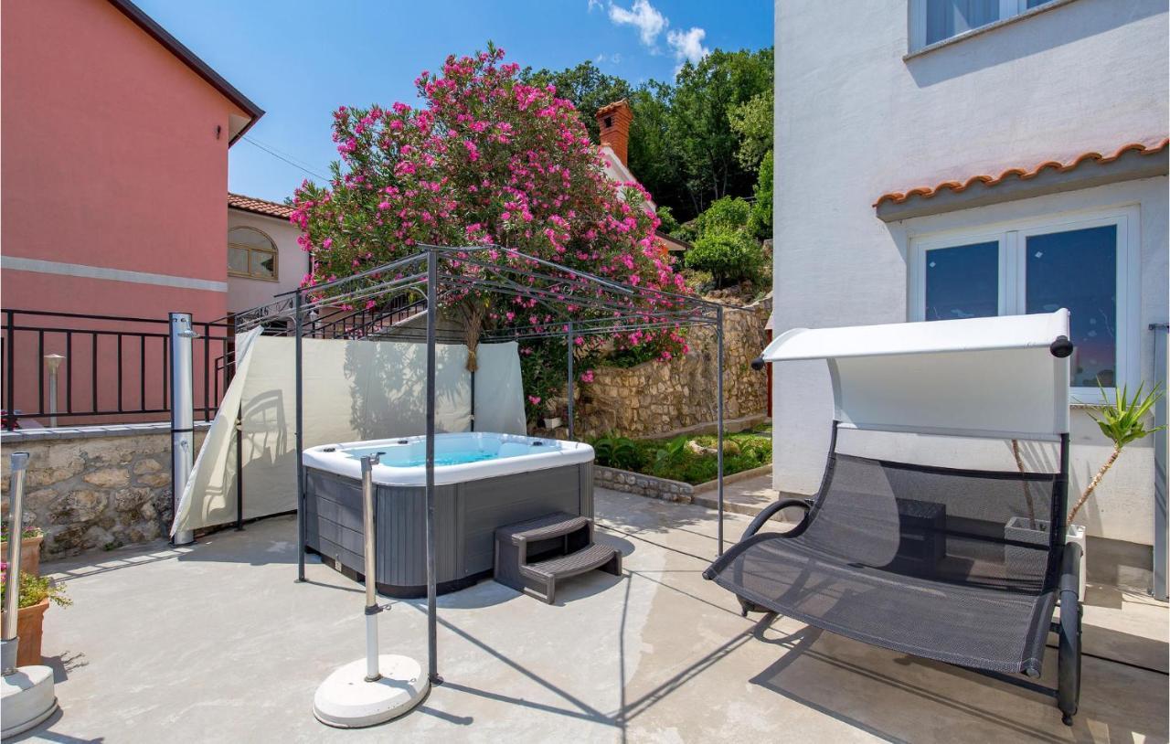 1 Bedroom Gorgeous Apartment In Mošćenička Draga Exteriör bild