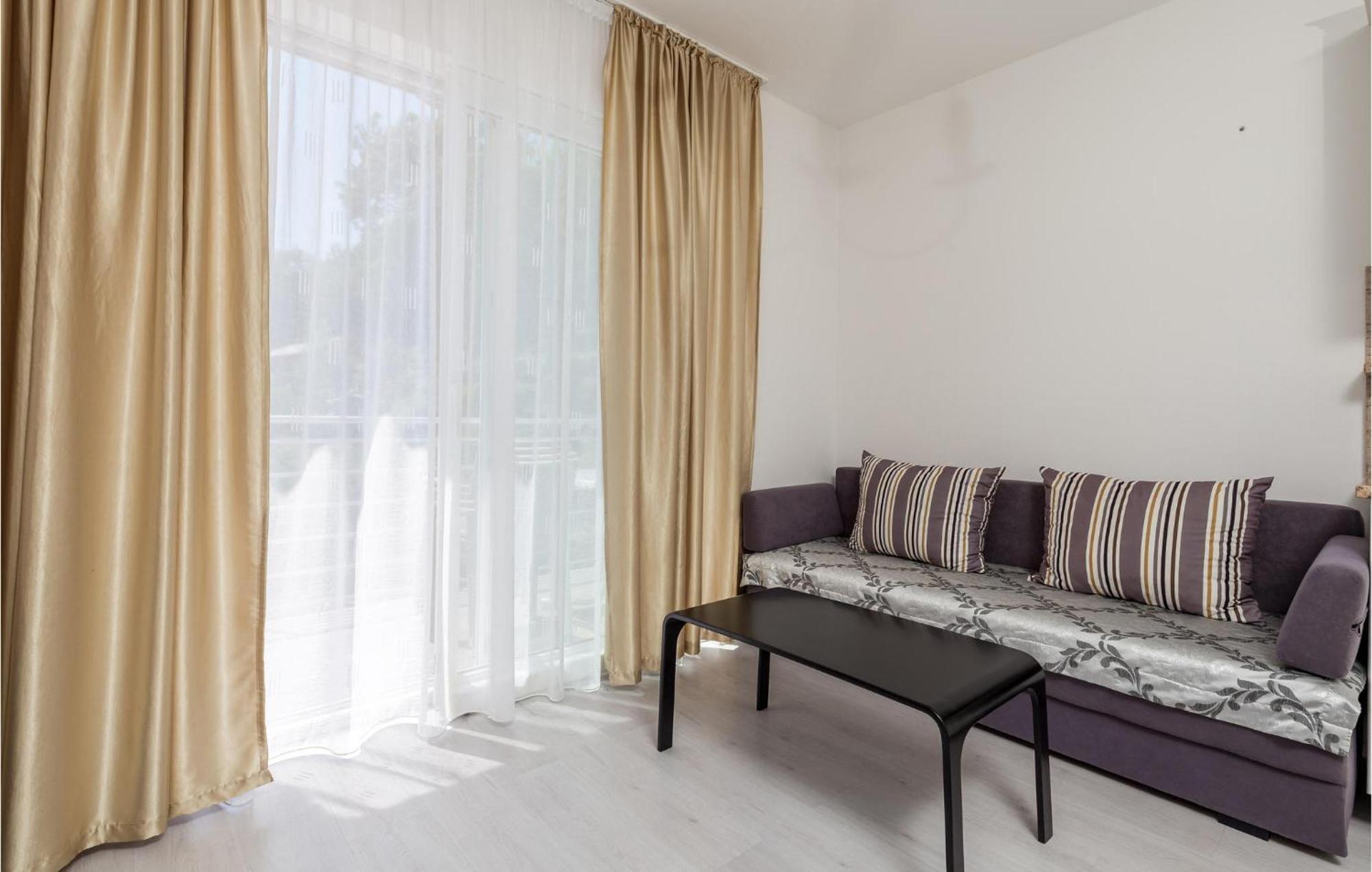 1 Bedroom Gorgeous Apartment In Mošćenička Draga Exteriör bild