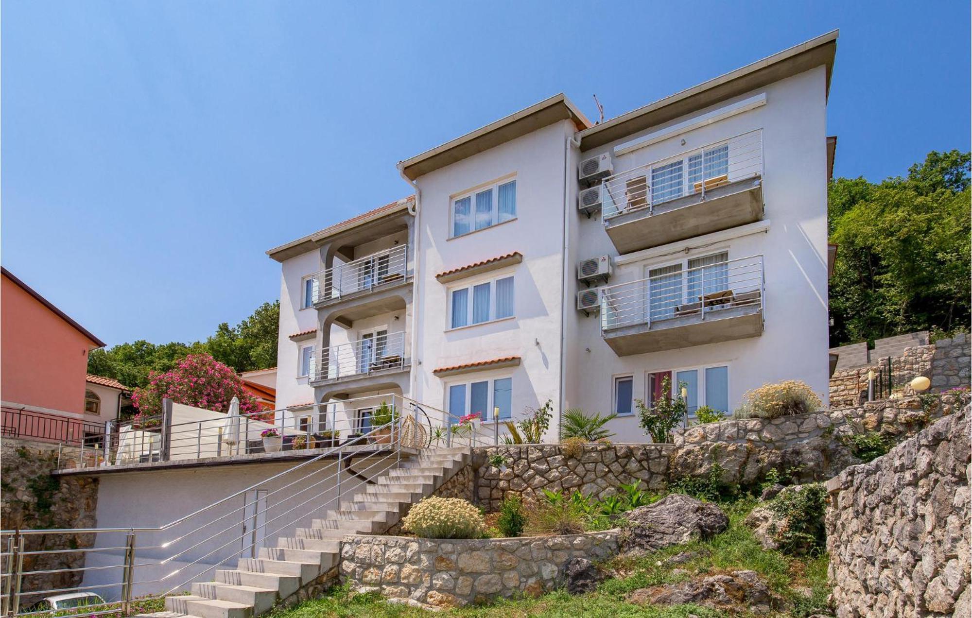 1 Bedroom Gorgeous Apartment In Mošćenička Draga Exteriör bild