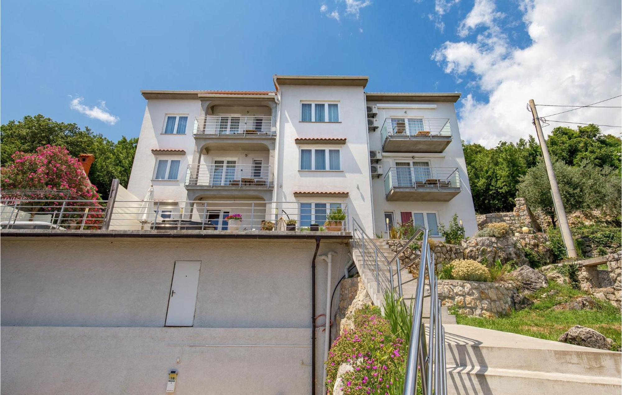 1 Bedroom Gorgeous Apartment In Mošćenička Draga Exteriör bild